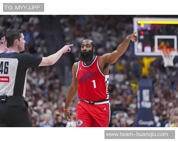 快船老将云集却混乱不堪哈登的才华在球队中被浪费 快船老将云集却混乱不堪哈登的才华在球队中被浪费