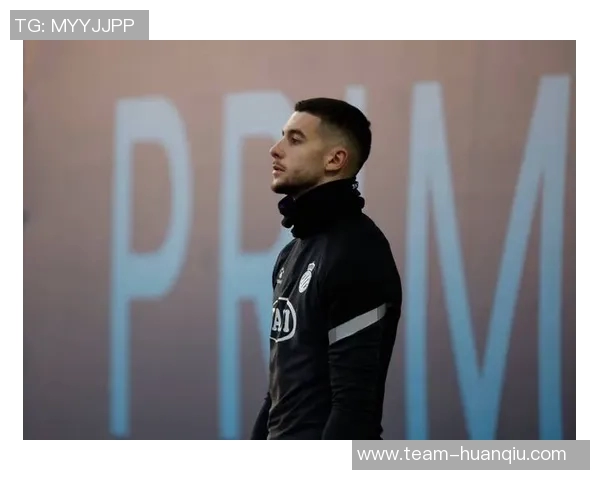 埃里克加西亚训练佩戴面具霍安加西亚国际比赛日后重返球队 埃里克加西亚训练佩戴面具霍安加西亚国际比赛日后重返球队