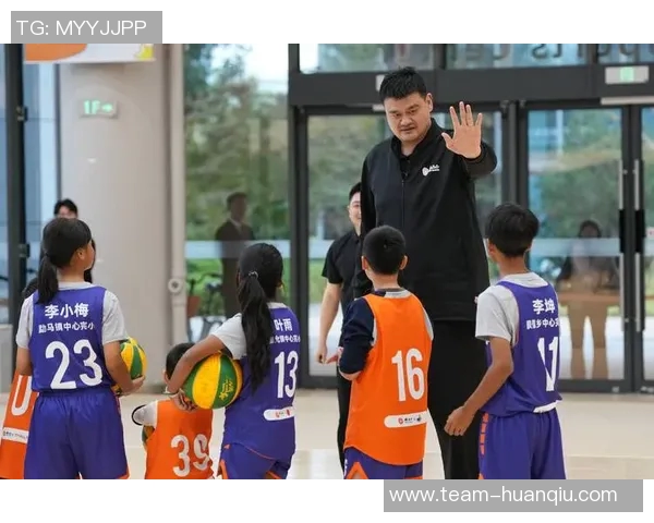 姚明回忆健身经历:早晨和上班前的秘密训练时光 姚明回忆健身经历:早晨和上班前的秘密训练时光